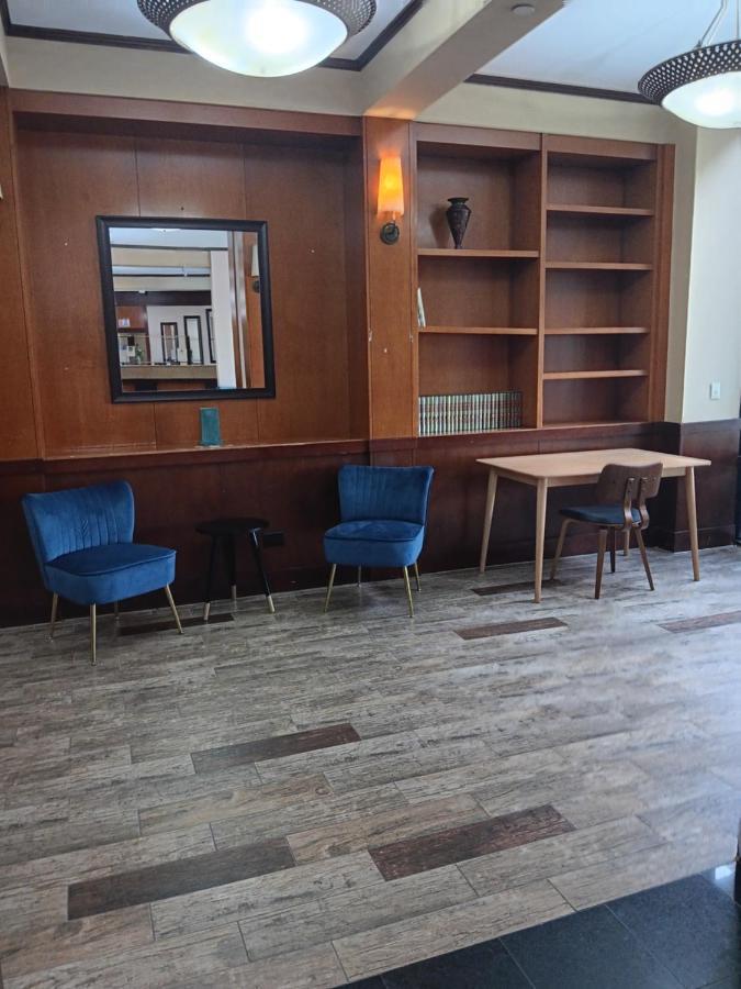 Clarion Hotel & Suites Mount Laurel Bagian luar foto